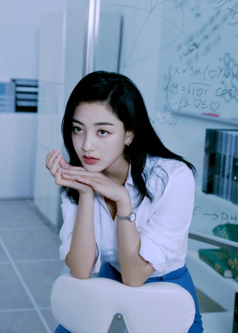 jihyo in the study visual