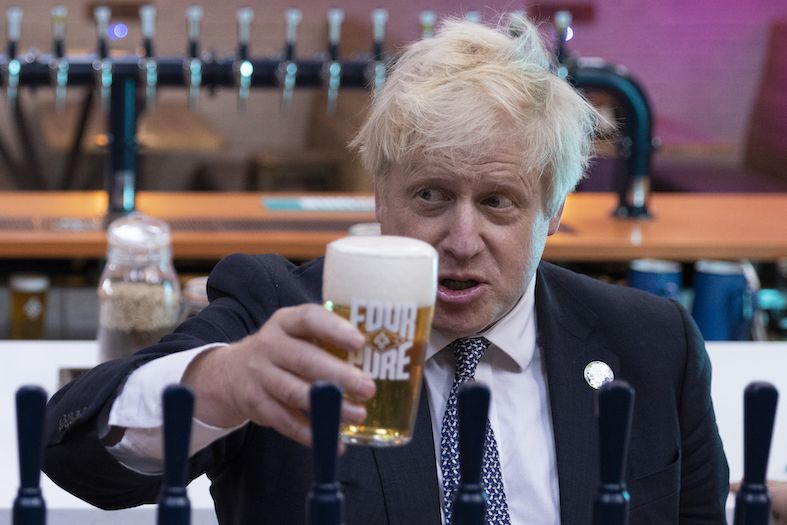 Twitter's reaction to Boris Johnson right now is *chef's kiss*