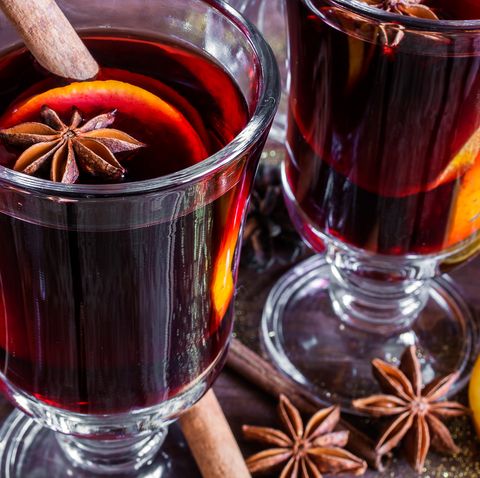 12 Best Christmas Cocktails and Drinks That Are Easy to ...