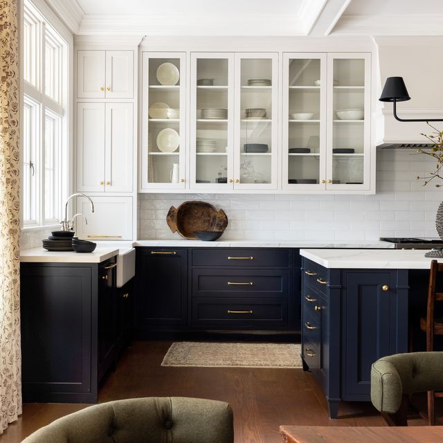 Two Toned Kitchen Cabinets, Small Kitchen With Two Tone Cabinets