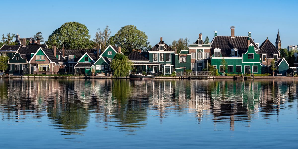 Zaanse Schans, the picturesque Dutch neighbourhood you can reach by train