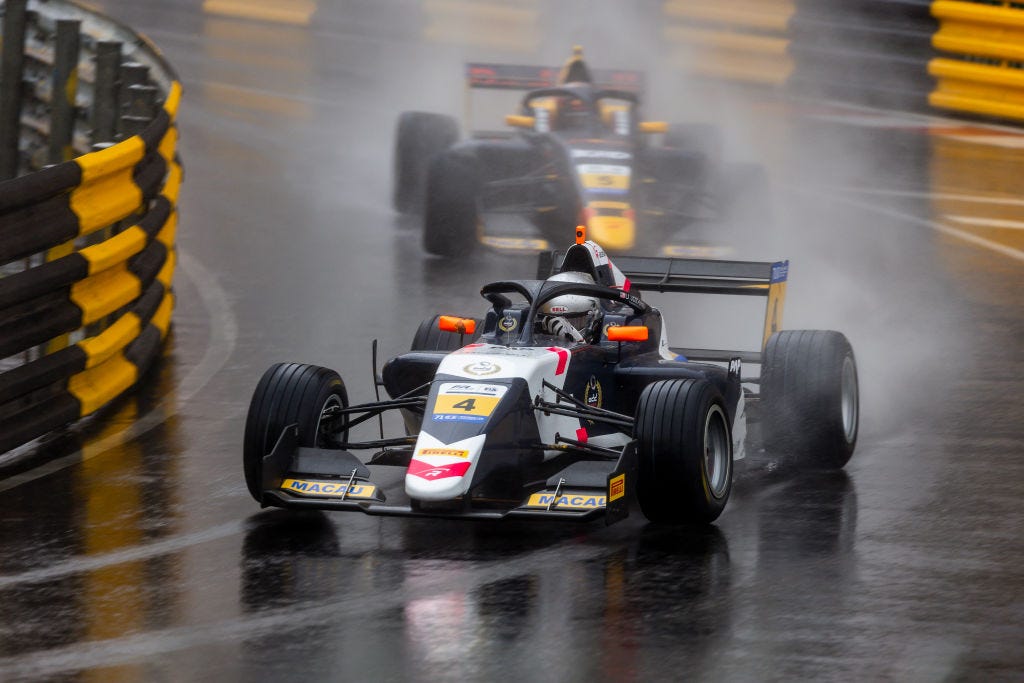 12 Red Flags During Qualifying Confound Stewards at Macau Grand Prix