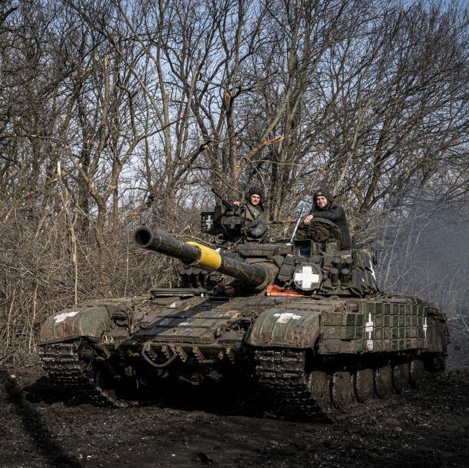 How Kamikaze-Drone Jammers Could Save Ukraine's Tanks ... Or Give Away Their Positions