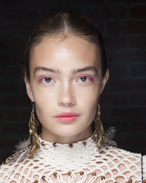 Valentine's Day 2023: 23 Best Make-Up And Beauty Looks For You To Try