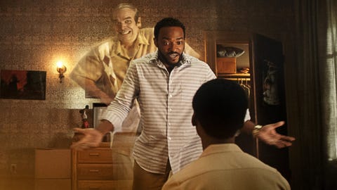 un fantasma anda suelto por casa netflix