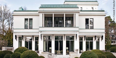 Una villa nella zona residenziale a ovest di Berlino Una villa nella zona residenziale a ovest di Berlino