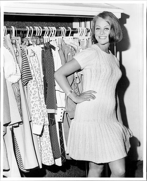 CONCURSO MEJOR MISS UNIVERSO DE LA HISTORIA  / LA GANADORA ES........................ - Página 6 Universe-1966-margareta-arvidsson-age-18-shown-trying-on-news-photo-540002890-1541000816.jpg?crop=0.745xw:0.959xh;0.224xw,0