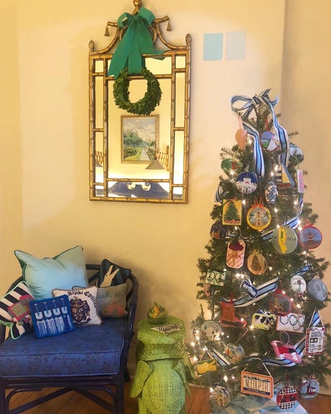 Room, Green, Living room, Christmas tree, Home, Christmas decoration, Interior design, Christmas, Tree, Christmas ornament, 