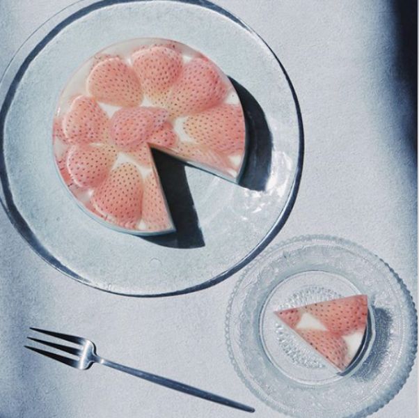夏天必學「透明甜點」簡易食譜一看就懂！草莓蛋糕加上透明果凍瞬間仙氣爆棚