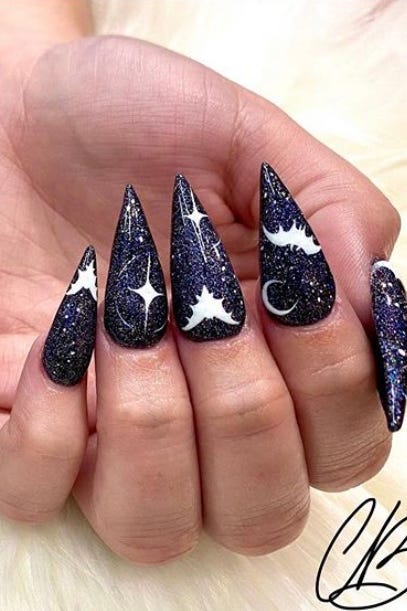 50 Best Halloween Nail Ideas 2020 Cute Halloween Nail Designs