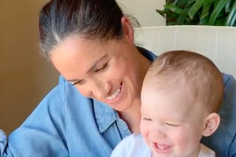 meghan reads to archie on birthday