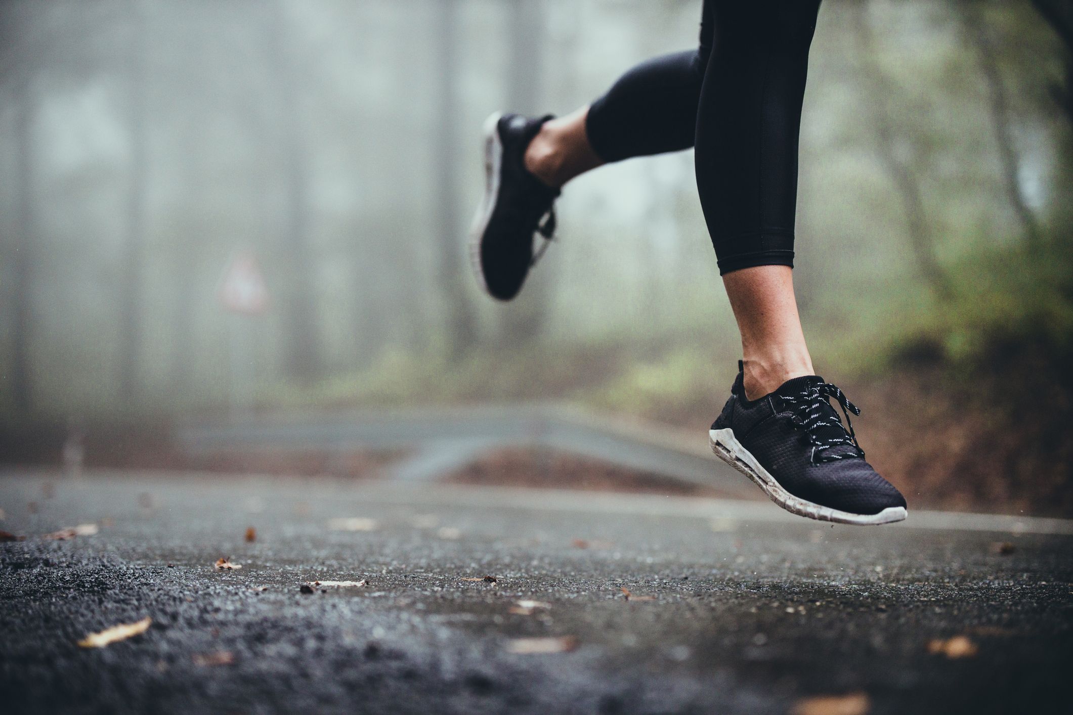Secretario Interesante Morbosidad Las mejores zapatillas negras de mujer para hacer running