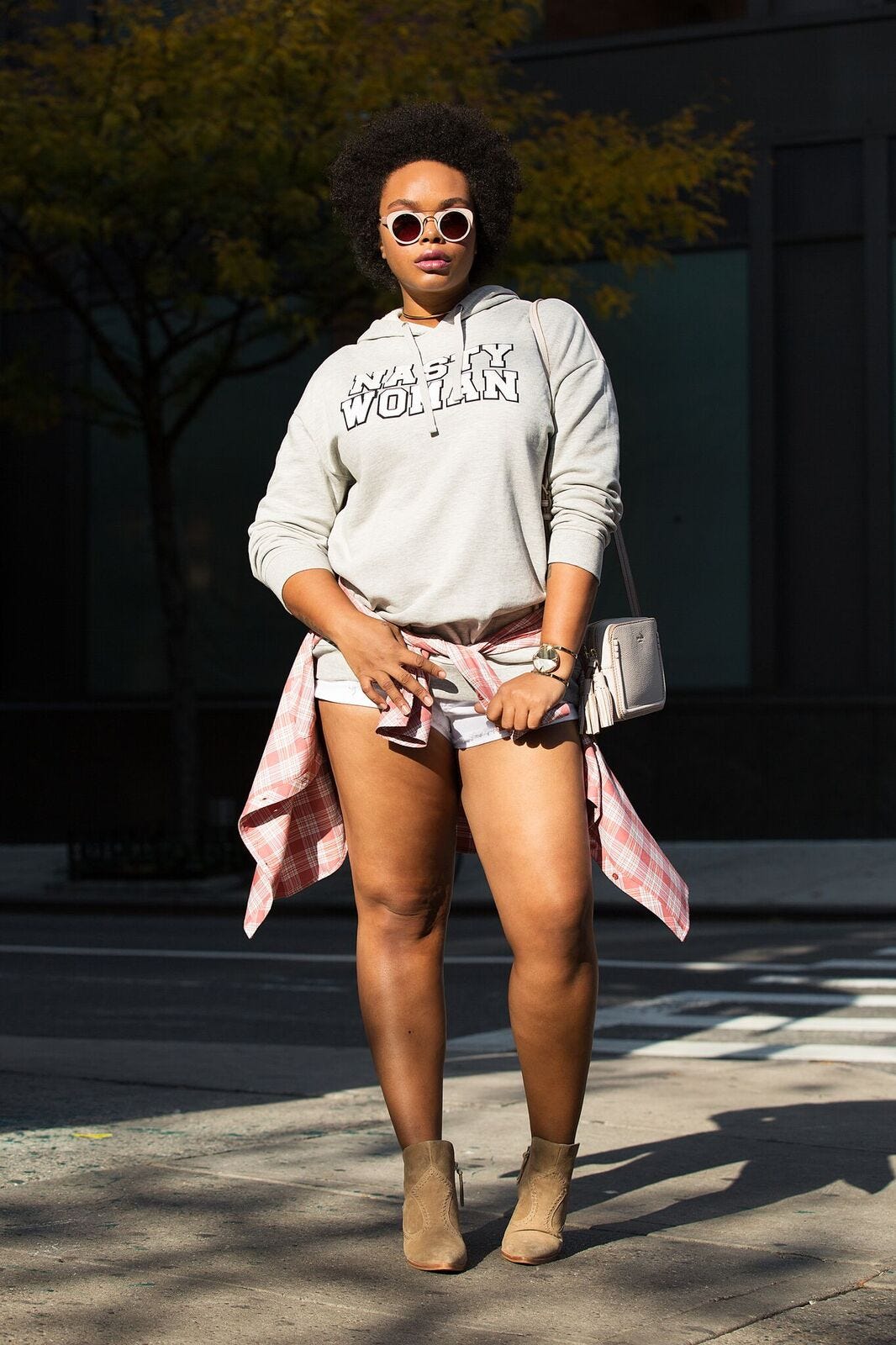 Clothing, Eyewear, Leg, Brown, Human leg, Joint, Bag, Street fashion, Style, Sunglasses, 