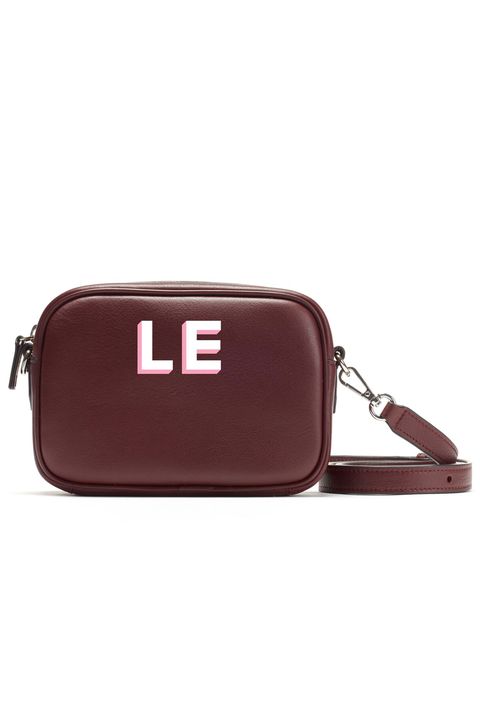 Bag, Handbag, Fashion accessory, Maroon, Messenger bag, Brown, Leather, Zipper, Rectangle, Material property, 