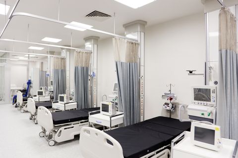 Vacant hospital beds in recovery room