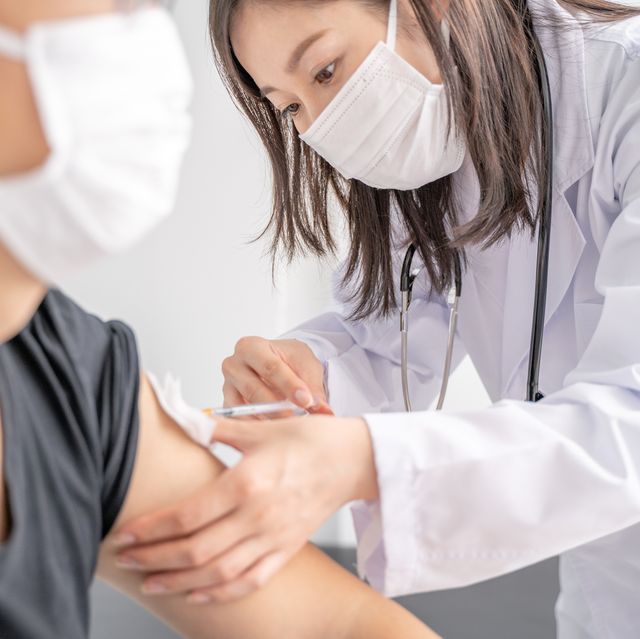 vaccinating doctors and patients   at hand