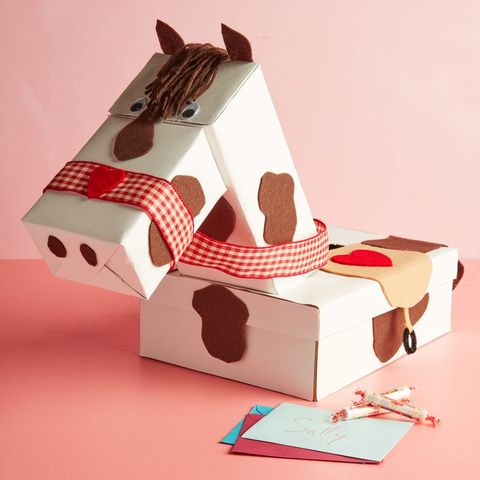 horse shaped valentines box