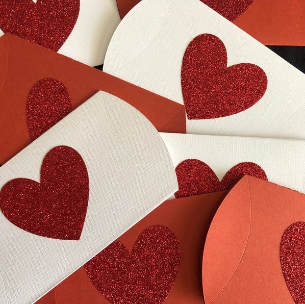 35 Best Valentine S Day Boxes Diy Valentine S Boxes For School - roblox valentines box ideas