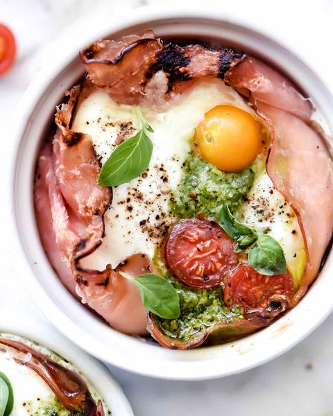 microwave caprese egg breakfast cups