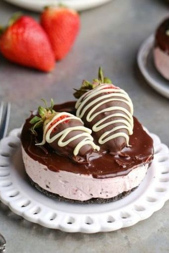 Featured image of post Valentines Day Cake Advertisement / See more ideas about valentines day cakes, cupcake cakes, valentine cake.