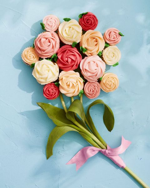 a bouquet of cupcake roses