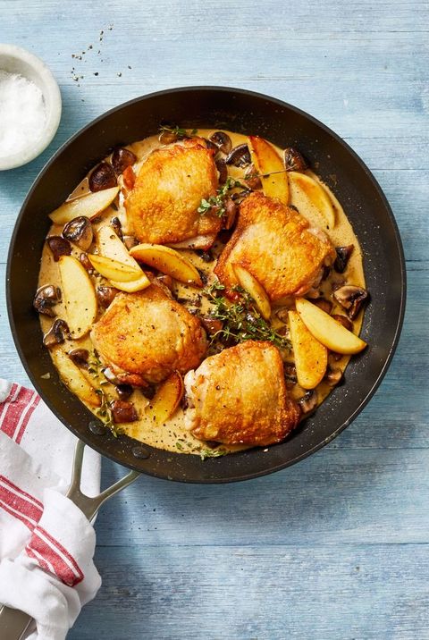 chicken with sautéed apples and mushrooms