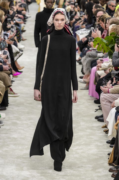 67 Looks From Valentino Fall 2018 PFW Show – Valentino Runway at Paris ...