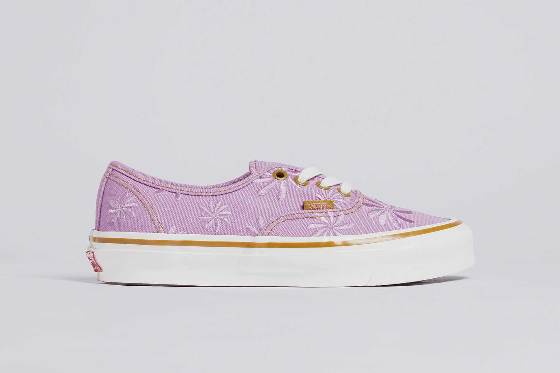Las Vans lila son las únicas que te querrás calzar esta primavera Las Vans lila son las únicas que te querrás calzar esta primavera