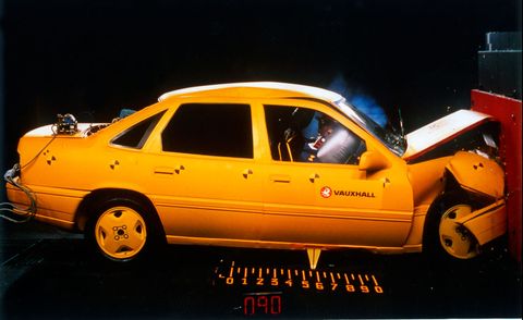 Nárazový test Vauxhall cavalier z roku 1993