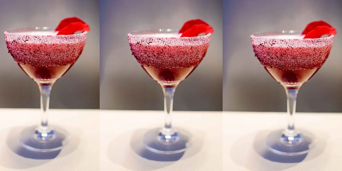 25 Best Valentine's Day Cocktails - Easy Recipes for Valentines Day Drinks