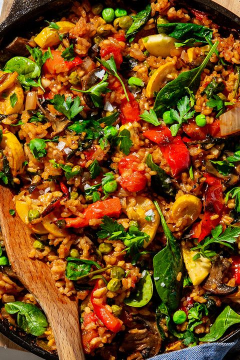 vegetable paella in a cast iron pan