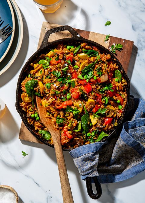 vegetable paella in a cast iron pan
