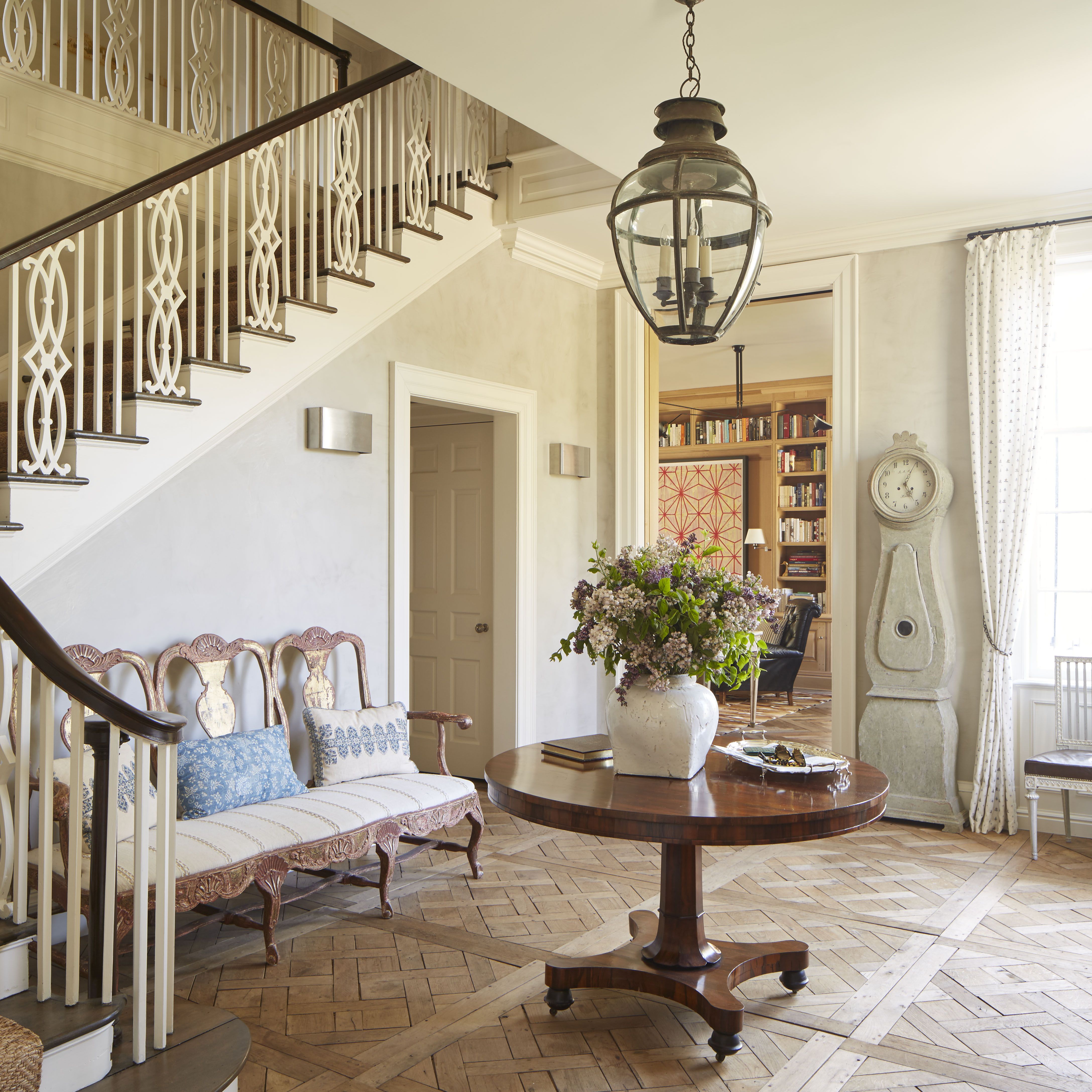 luxury homes foyer