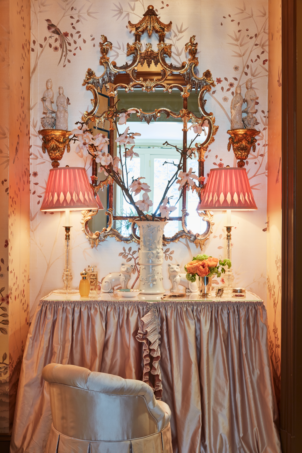 kidney dressing table with skirt