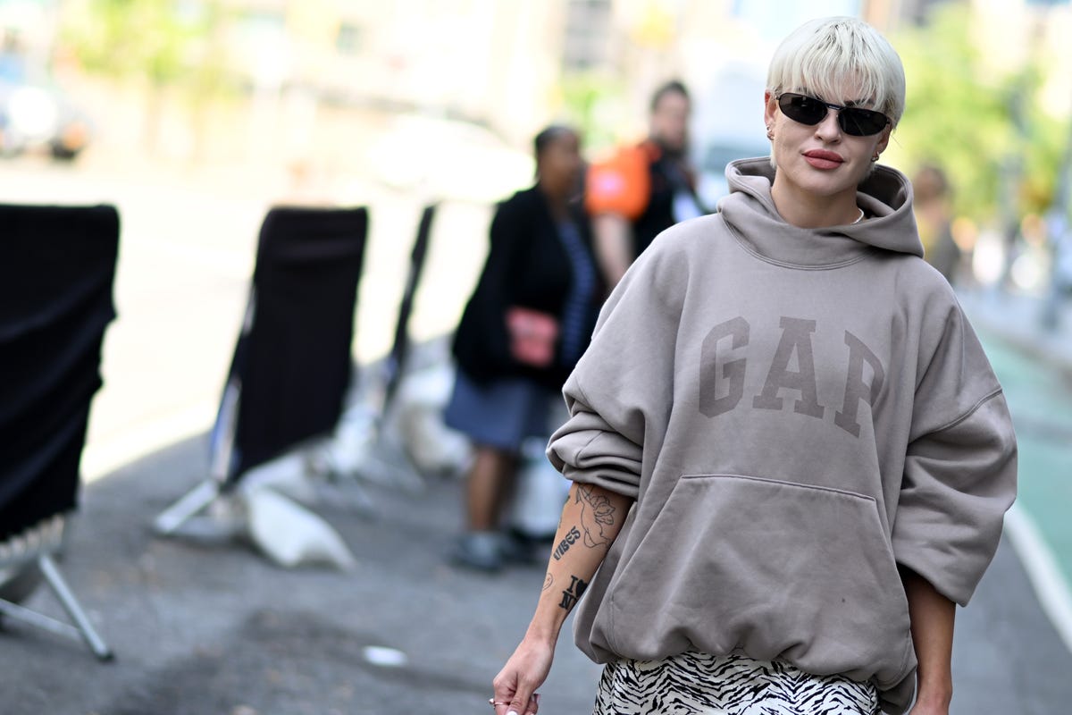 9 Iconic Gap Looks You Can Now Buy on Amazon