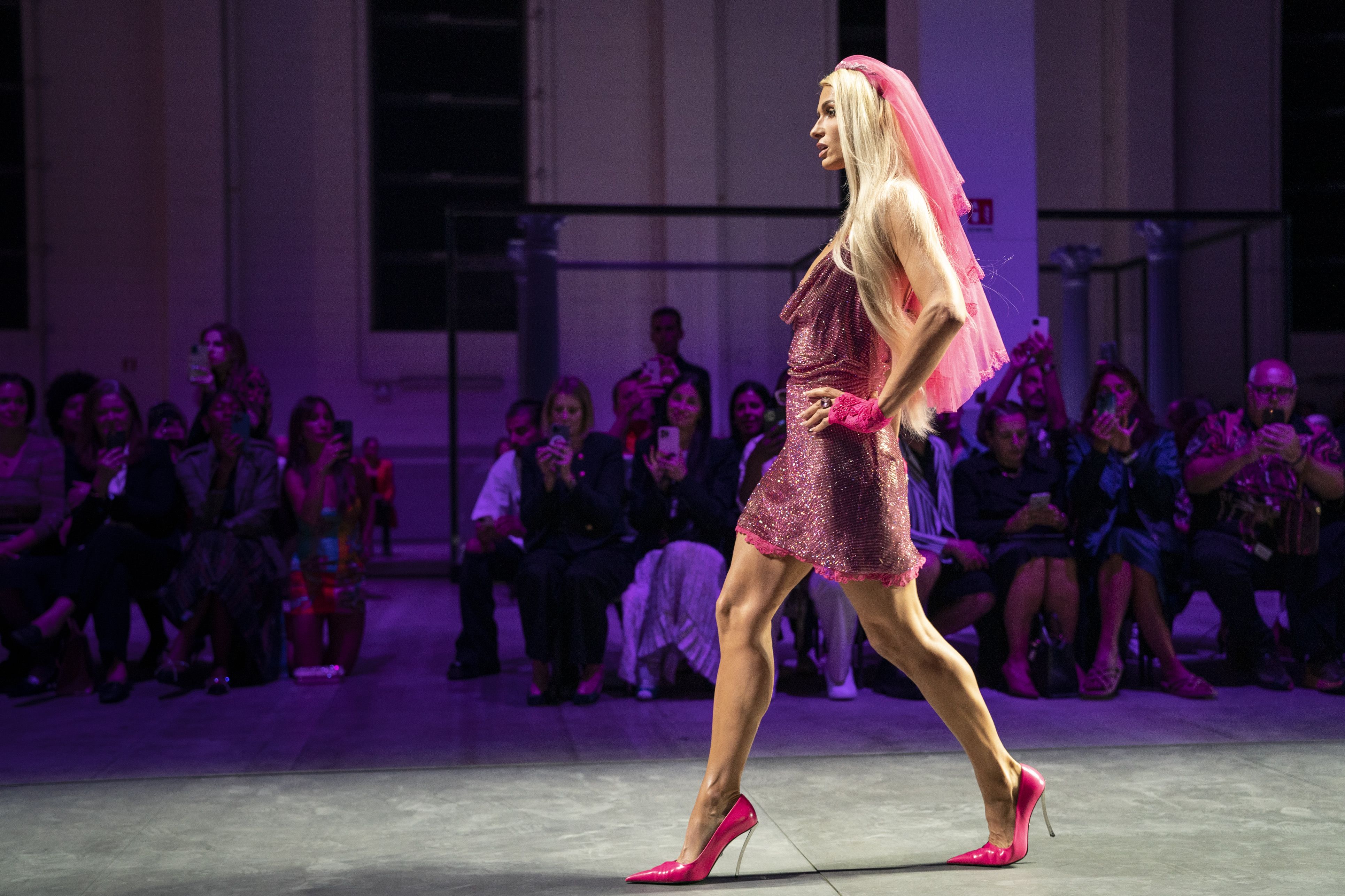 Paris Hilton Just Surprised Us All By Closing The Versace Show In A Hot Pink Sparkly Minidress