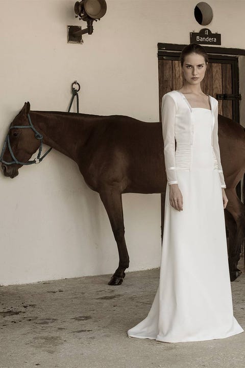 20 vestidos de novia sencillos y minimalistas para 2022 20 vestidos de novia sencillos y minimalistas para 2022