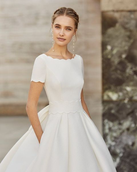 Pasteles Legado Pisoteando 20 vestidos de novia sencillos y minimalistas para 2022