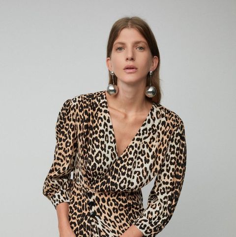 Sfera mejora el vestido largo de leopardo