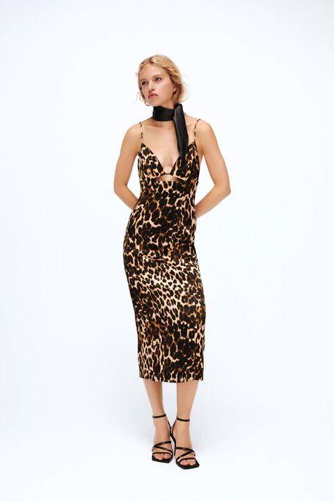 Contratado suizo Series de tiempo Todo el 'staff' de Zara ha reservado este vestido de leopardo