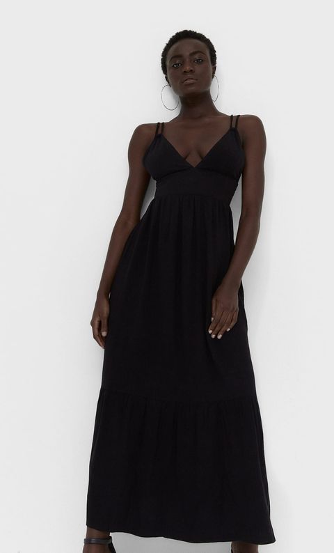 El vestido negro, y de lino