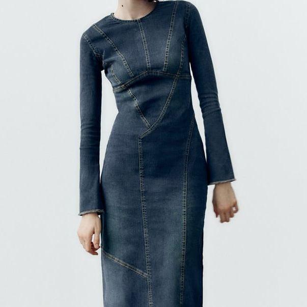 El top ventas de Zara es este vestido largo vaquero fit