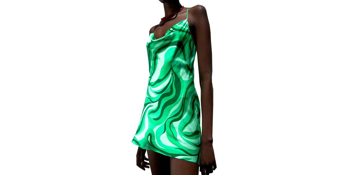 Zara tiene los 5 vestidos verdes en TikTok