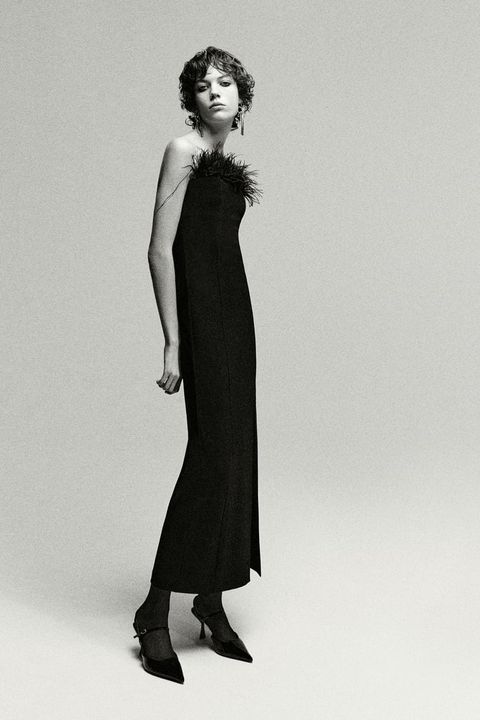 Zara tiene el vestido negro más bonito de Jane Birkin