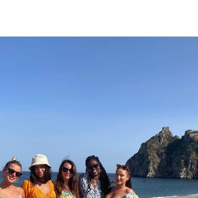 5 amigas de viaje, 5 vestidos limones y color de Primark