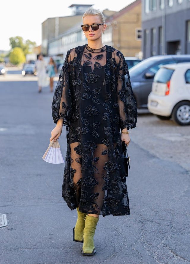 Los vestidos negros que serán tendencia este otoño 2022 Los vestidos negros que serán tendencia este otoño 2022