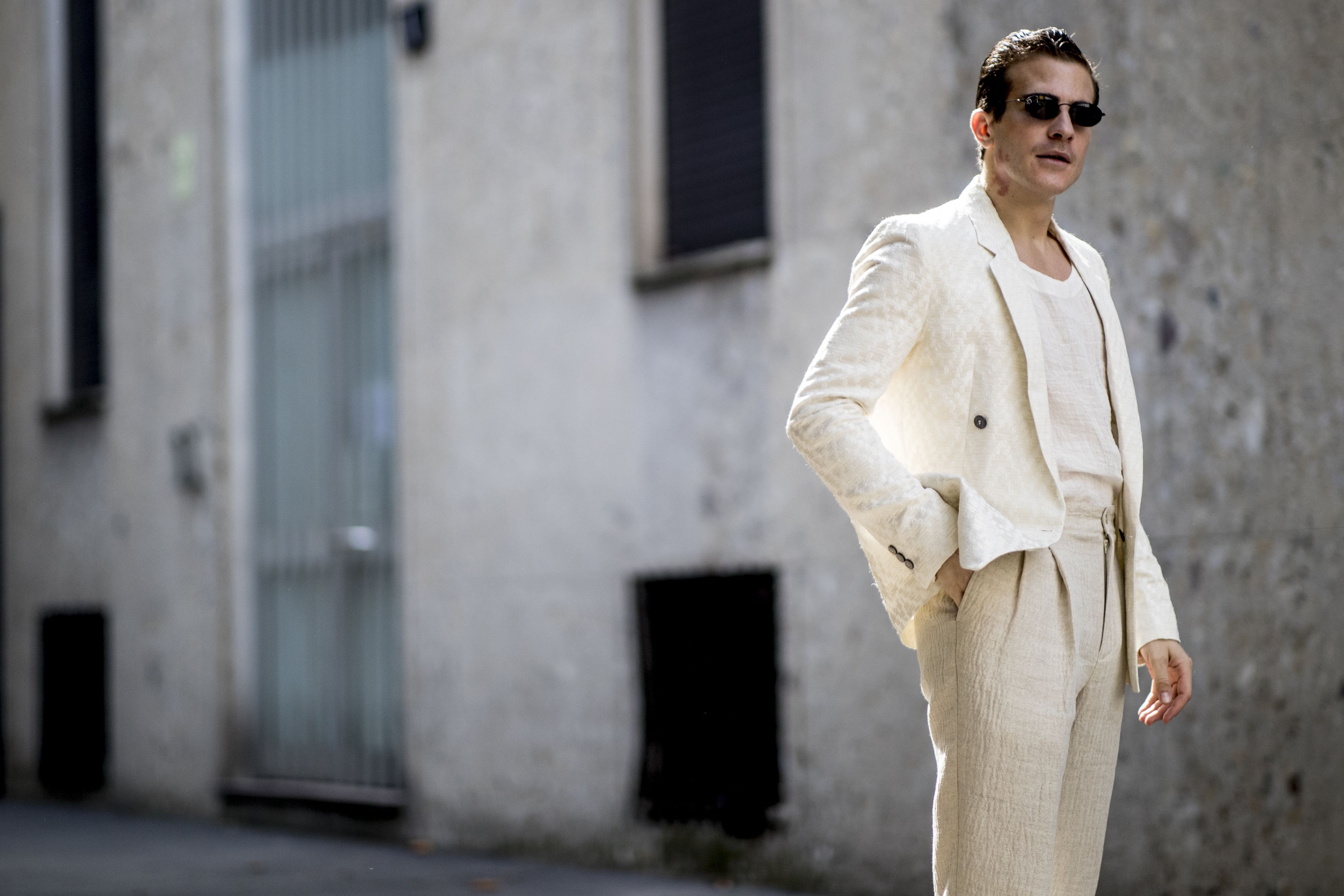 Cómo vestir de blanco en verano - El manual definitivo de moda para hombre