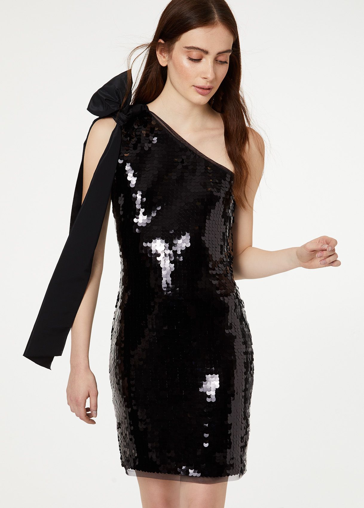 Vestito moda Inverno 2020: l'abito corto elegante Liu Jo è perfetto per  capodanno