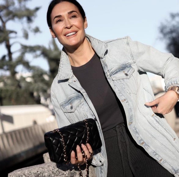 Vicky Martín Berrocal tiene el pantalón cargo de punto que más estilizan y que ha combiando con chaqueta vaquera thumbnail