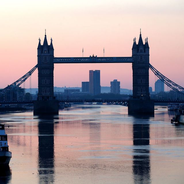 views of the iconic london marathon route in coronavirus lockdown